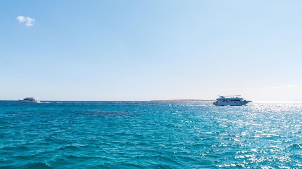 1 hurghada private speed boat trip 3 snorkeling spots Hurghada: Private Speed Boat Trip 3 Snorkeling Spots