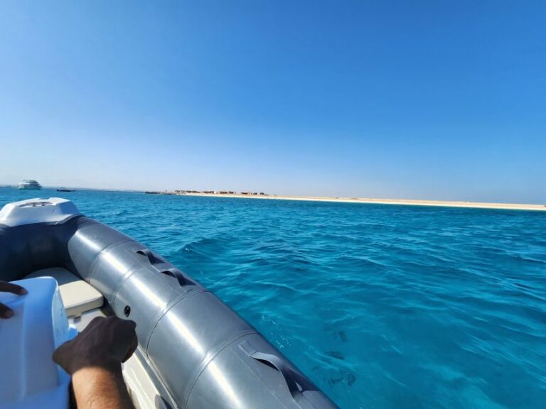 Hurghada: Three Hours on Magawish Island Tour by Speedboat