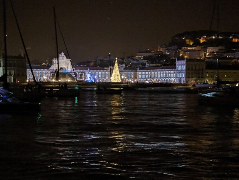 HYPA TOURS – New Year Lisbon: Private 2h Boat Tour.