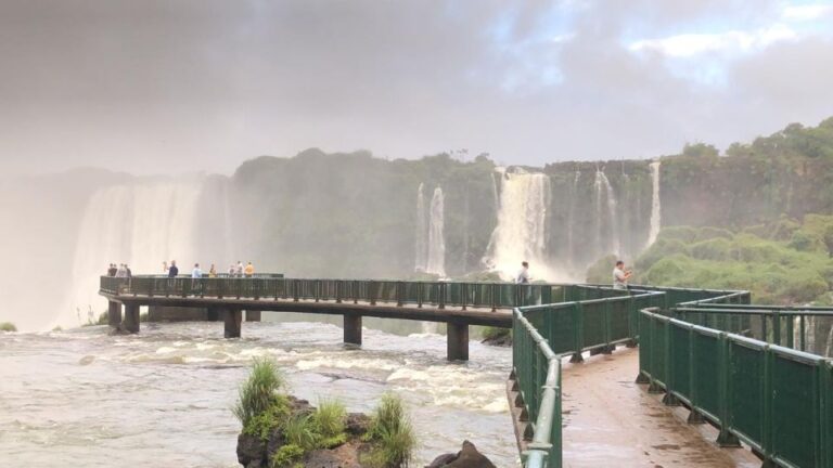 Iguassu Waterfalls: 1 Day Tour Brazil and Argentina Side