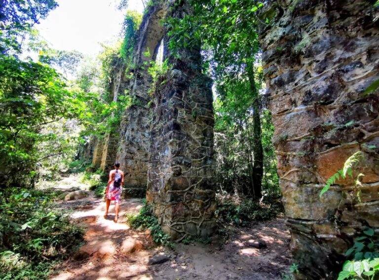 Ilha Grande: Walking Abraão Historical Tour and Natural Pool