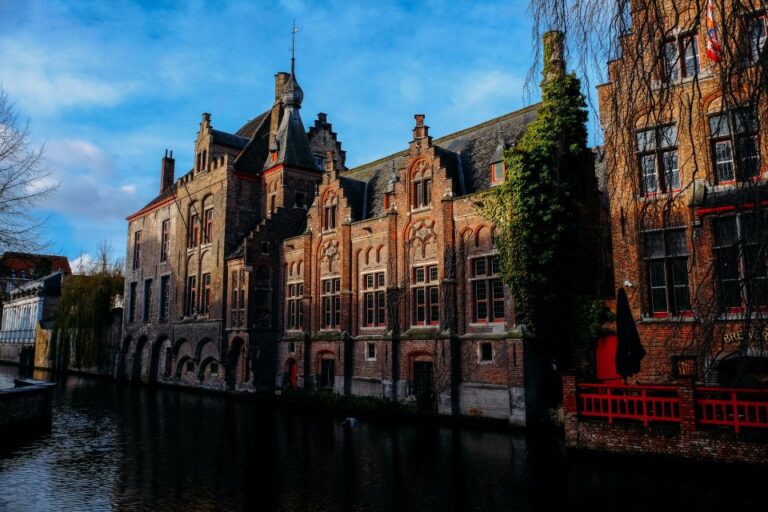 Incredible Bruges – Walking Tour for Couples