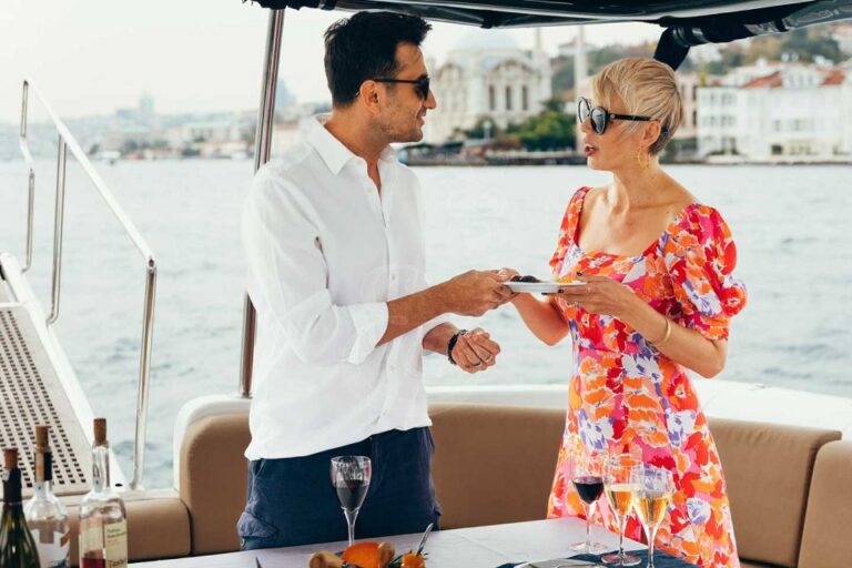 Istanbul: Luxury Wine Tasting on a Private Yacht