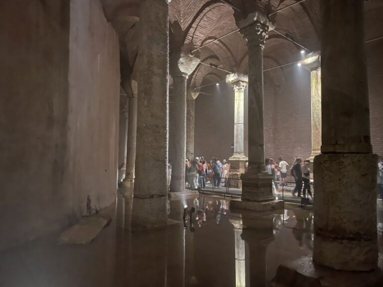 Istanbul: Topkapi, Hagia Sophia and Basilica Cistern Tour