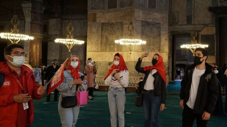 Istanbul: Topkapi Palace Tour and Hagia Sophia Exterior Tour