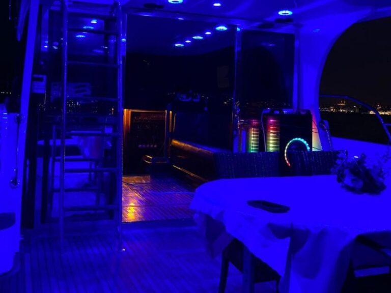 Istanbul:Private Bosphorus Tour at Luxury Yacht Eco#3