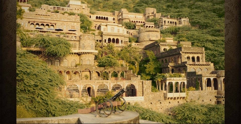 Jaipur: Chand Baori & Bhangarh Fort Tour - All Inclusive - Exploration of Bhangarh Fort