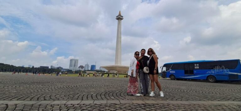 Jakarta: Private Car Charter With Professional Driver by Van