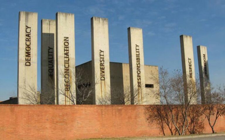 Johannesburg: Half-Day Apartheid Museum Tour