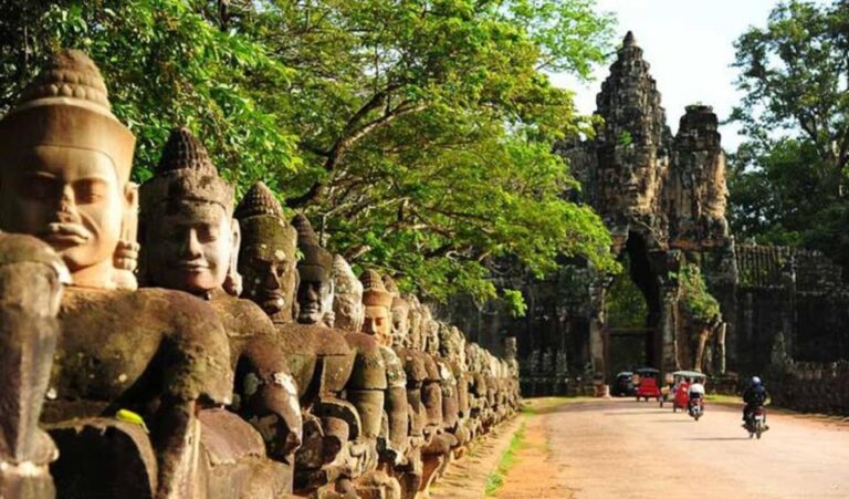 Join Group Tour Angkor Wat, Thom & Small Group Full Day