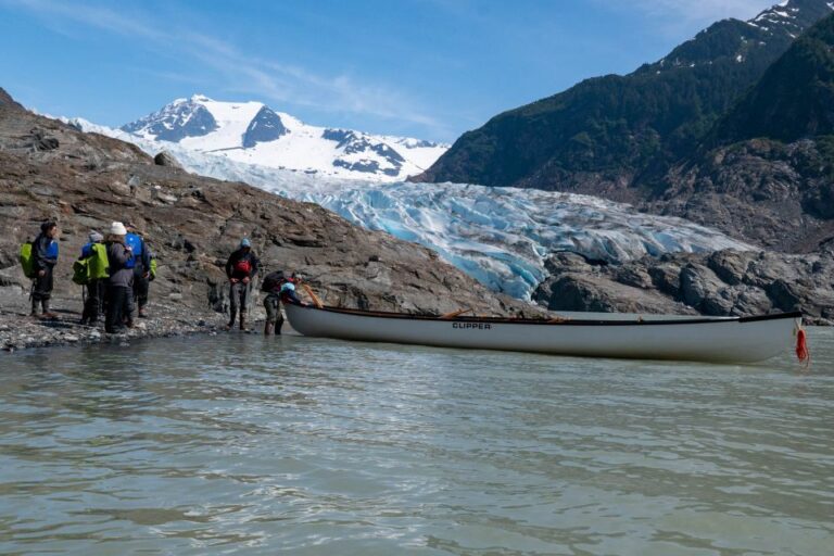 Juneau: Mendenhall Glacier Lake Canoe Day Trip and Hike