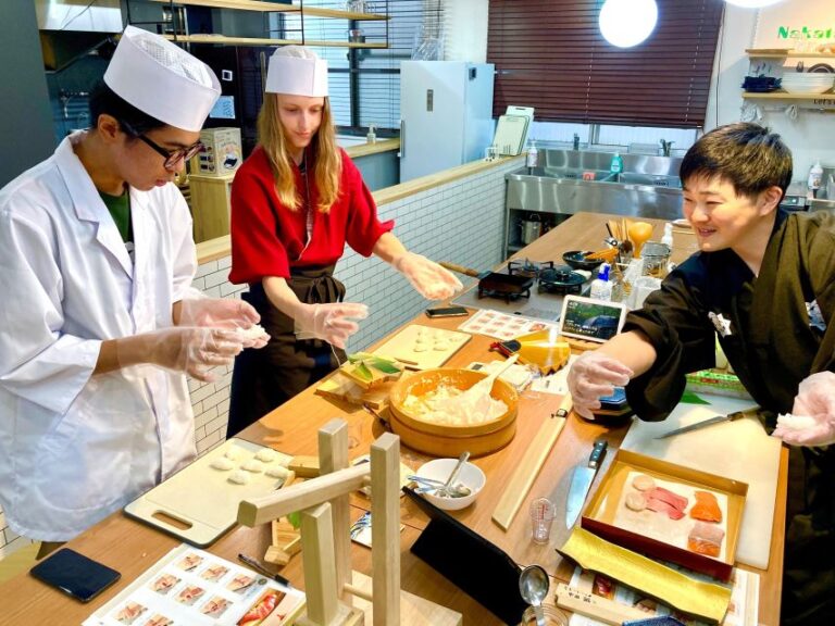Kanazawa’s Local Cuisine and Nigiri Sushi Making Experience