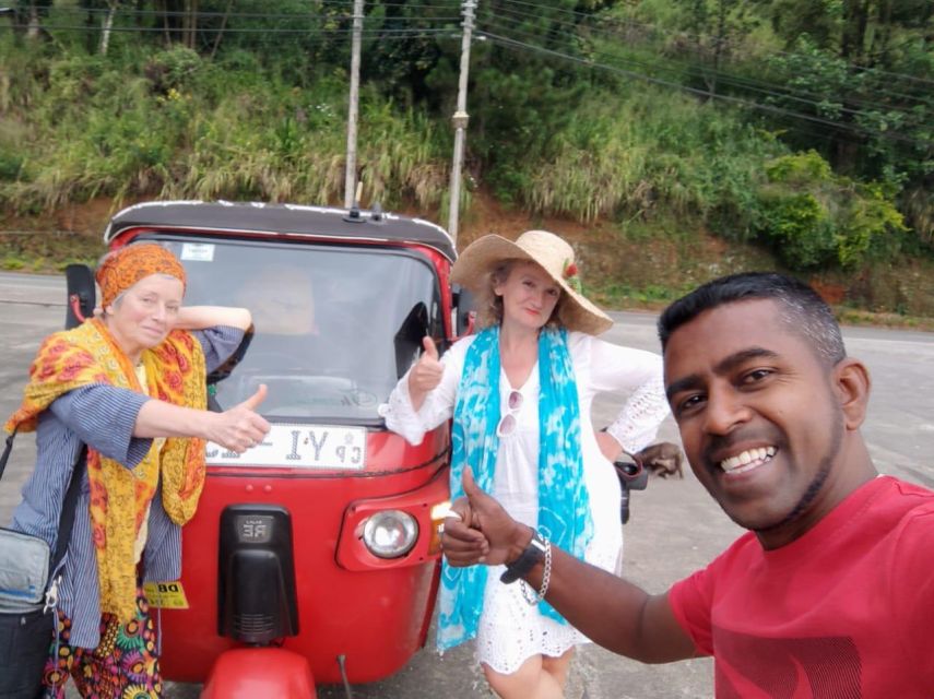 1 kandy city tour and sightseeing shopping tour by tuk tuk Kandy: City Tour and Sightseeing Shopping Tour by Tuk Tuk