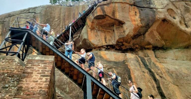 Kandy: Sigiriya Rock Dambulla and Minneriya National Park