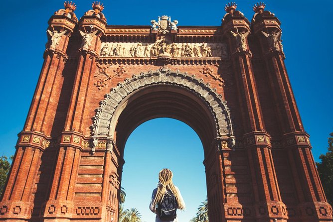 Kickstart Barcelona Private Tour. City Highlights for Newcomers
