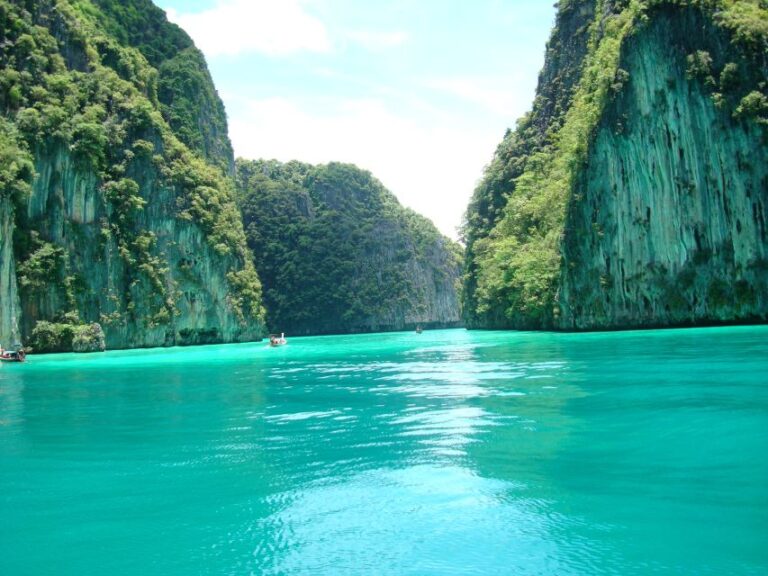 Koh Phi Phi: Captain Bob’s Private Booze Cruise