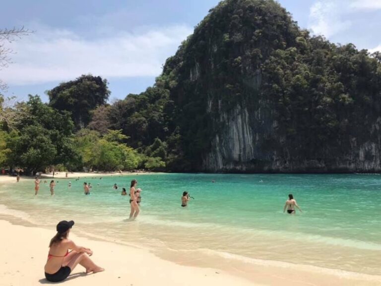 Krabi: Hong Islands Longtail Private Boat Trip & Snorkeling