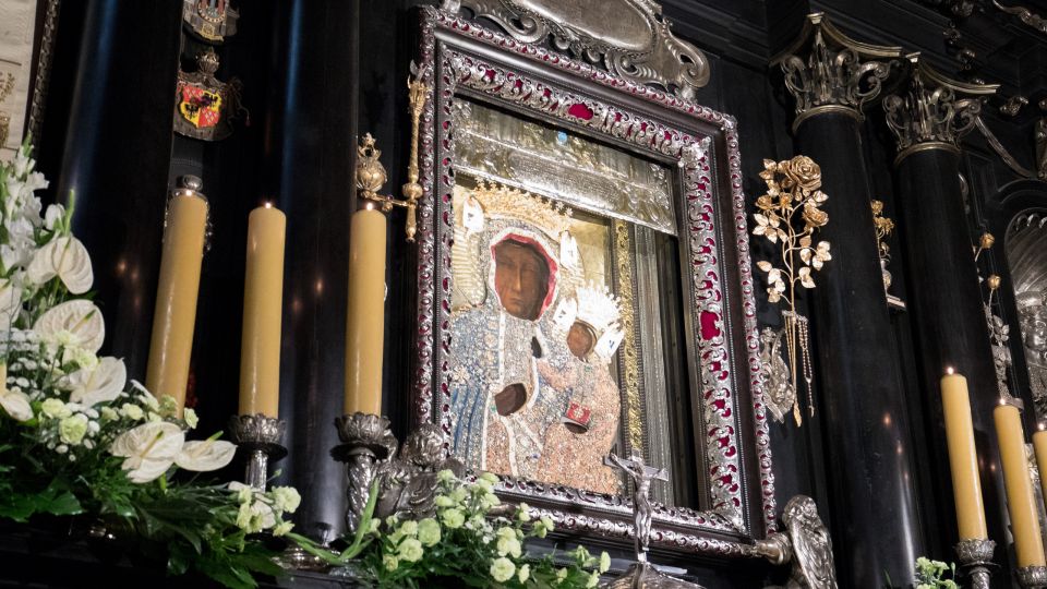 1 krakow black madonna of czestochowa home of john paul ii Krakow: Black Madonna of Częstochowa & Home of John Paul II