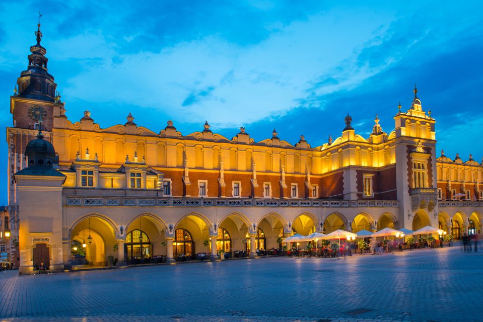 Krakow: Catamaran Cruise, Vodka And Liqueurs Walking Tour