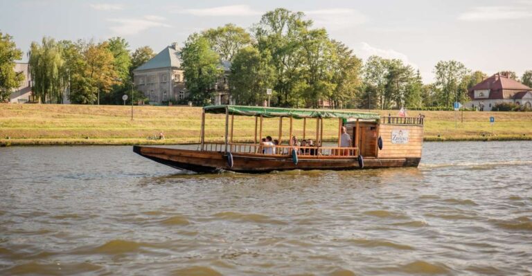 Krakow: Early Bird Vistula River Sightseeing Cruise