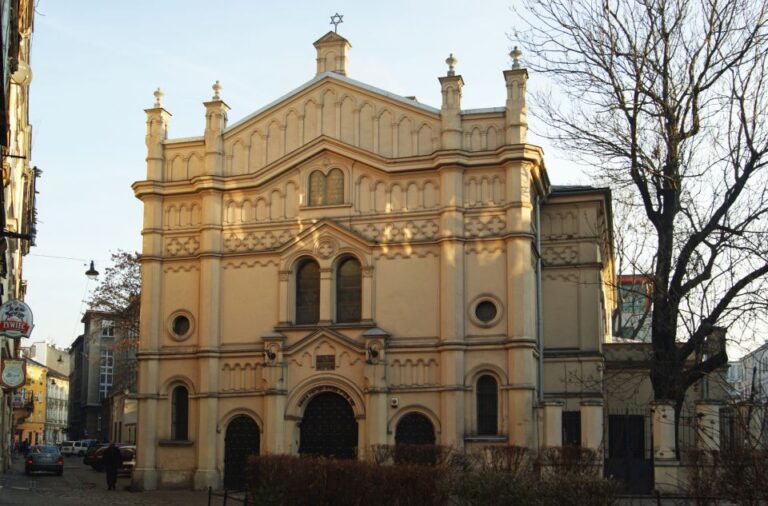 Krakow Kazimierz and Jewish Ghetto Tour With Synagogues