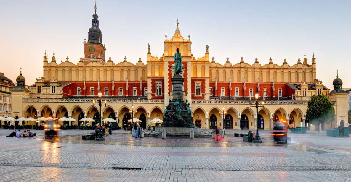 1 krakow old town and cloth hall private guided tour Krakow Old Town and Cloth Hall Private Guided Tour