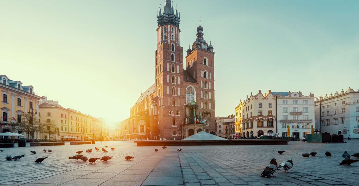 1 krakow old town and wawel castle guided tour Krakow: Old Town and Wawel Castle Guided Tour