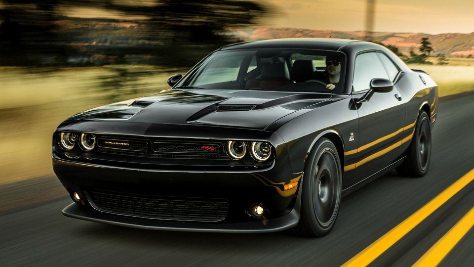 1 krakow private airport transfer by 500 hp dodge challenger Krakow: Private Airport Transfer by 500 HP Dodge Challenger