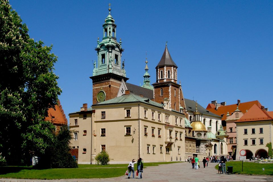 1 krakow wawel castle kazimierz wieliczka auschwitz Krakow: Wawel Castle, Kazimierz, Wieliczka, Auschwitz