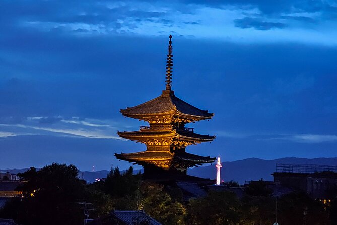 Kyoto Gion Night Walk – Small Group Guided Tour