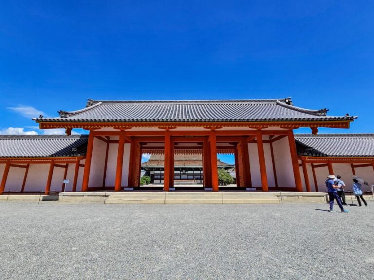 Kyoto: Imperial Palace & Nijo Castle Guided Walking Tour