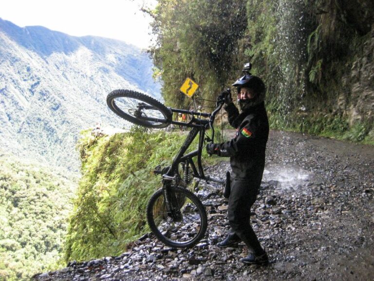 La Paz: 4-Day Death Road & Salt Flat Bike Tour