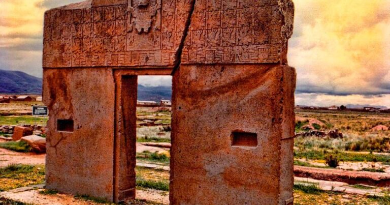 La Paz: Tiwanaku Archeological Site Guided Tour 1-Day