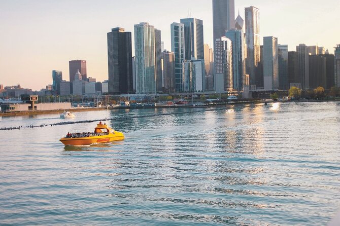 Lake Michigan and Chicago River Architecture Cruise by Speedboat