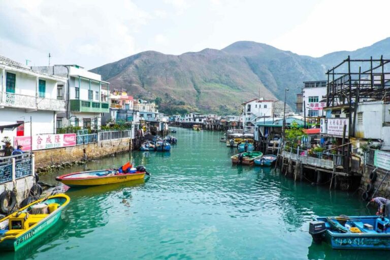 Lantau Island Tour – Like a Local (W/Licensed Guide)