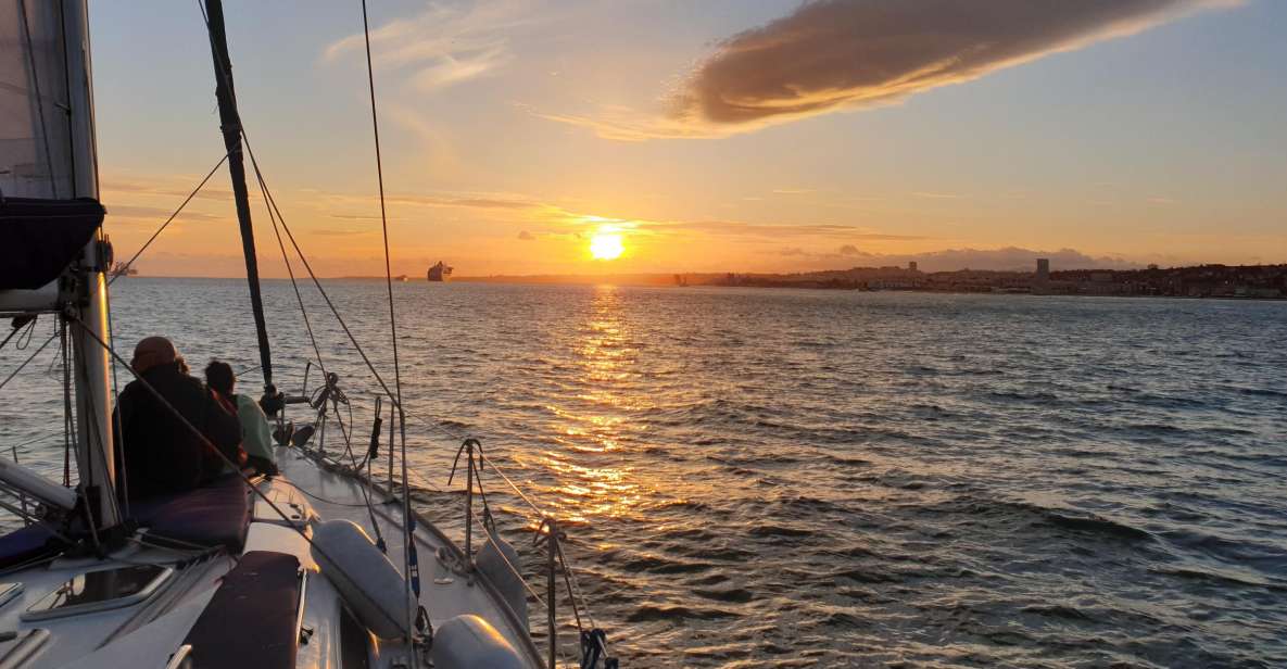 Lisbon: Day, Afternoon, or Sunset Boat Cruise With Wine