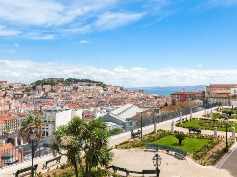 Lisbon Downtown & Belém: Private Tour on a Tuk-Tuk