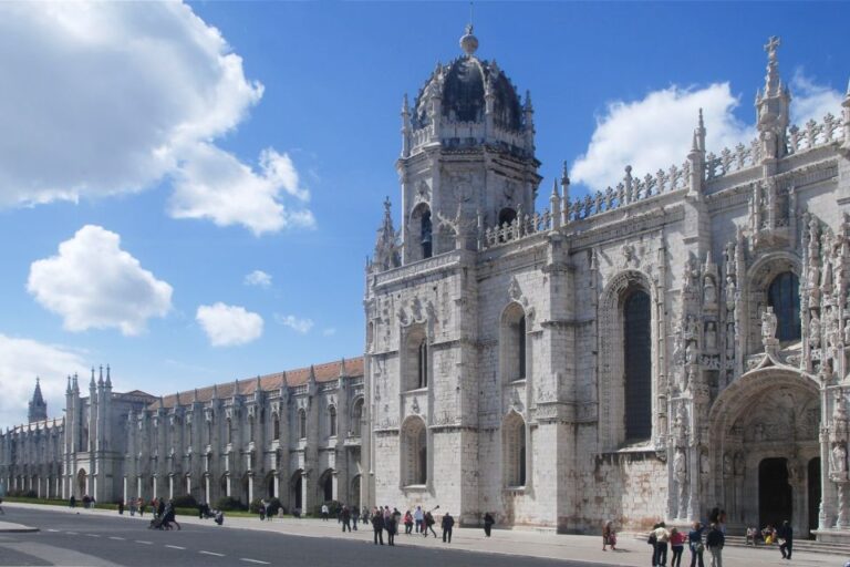 Lisbon in One Day: Full-Day Minivan Historic Tour