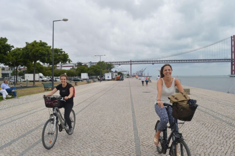 LISBON: Private Bike Tour to Costa Da Caparica Beach