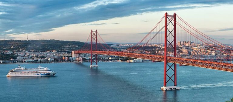 Lisbon: Private Full Day City Tour