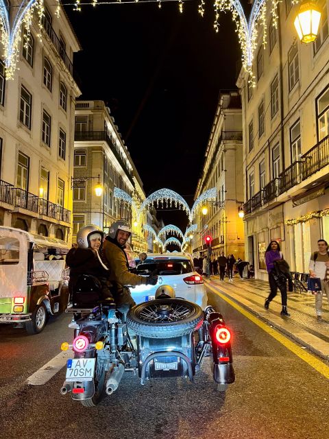 Lisbon : Private Motorcycle Sidecar Tour by Night