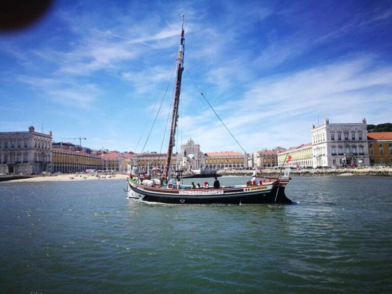 Lisbon: River Tagus Sightseeing Cruise in Traditional Vessel