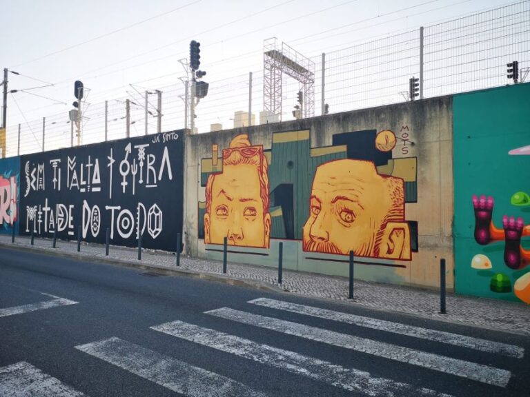 Lisbon: Street Art Tuk Tuk Tour