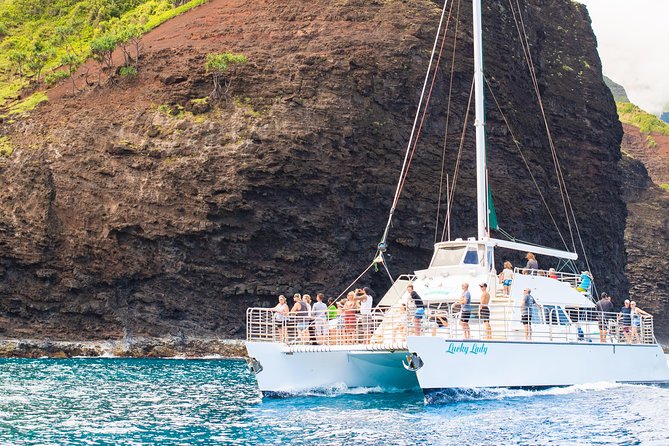 LUCKY LADY – Deluxe Na Pali Sunset Snorkel Tour