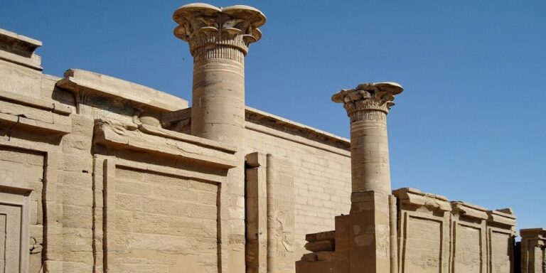 Luxor: Habu, Deir El Medina, Shared Tour, Guide, and Lunch
