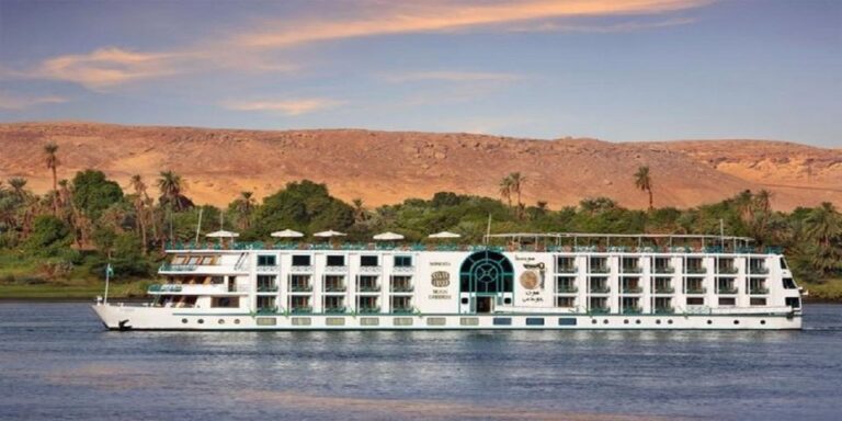 Luxor: One-Night Nile Cruise to Aswan With Transfer