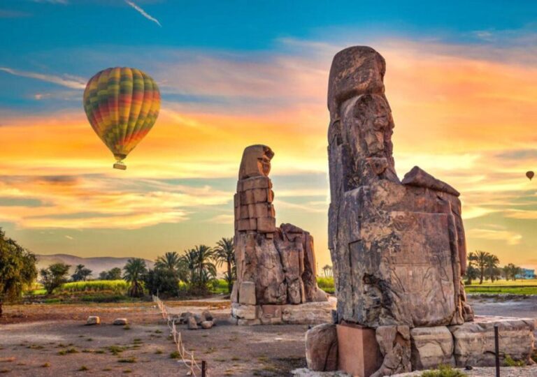 Luxor: VIP Private Sunrise Hot Air Balloon With Breakfast