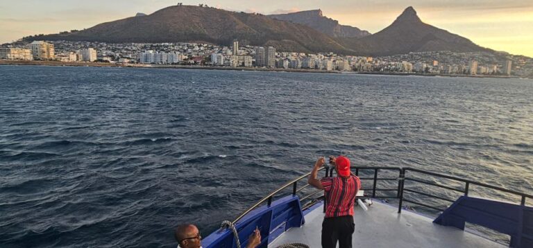 Luxury Boat Cruise From the V&A Waterfront