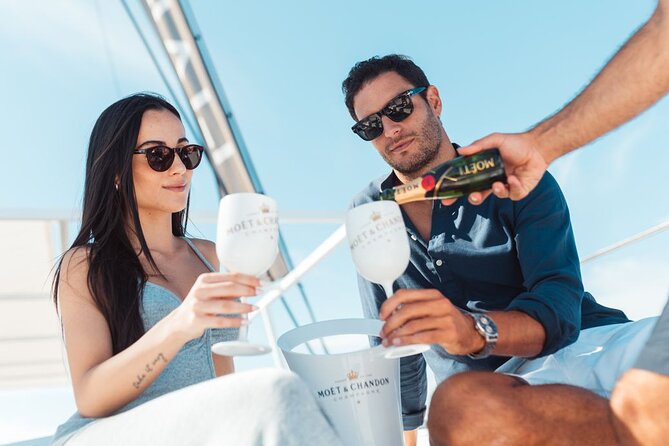 Luxury Catamaran Cruise With Brunch and Unlimited Drinks