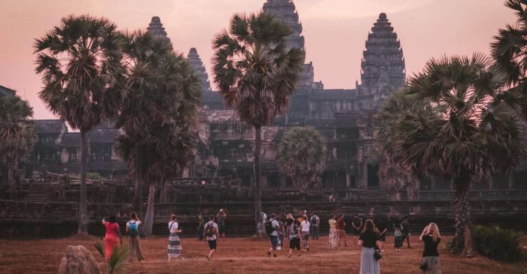 Mad Monkey Siem Reap Sunrise Angkor Wat Temple Tour